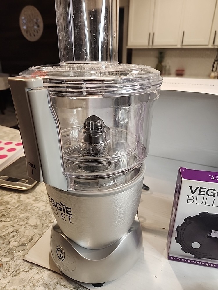 Magic Bullet Veggie Bullet VB-102 Electronic Food Processor Needs Pushers