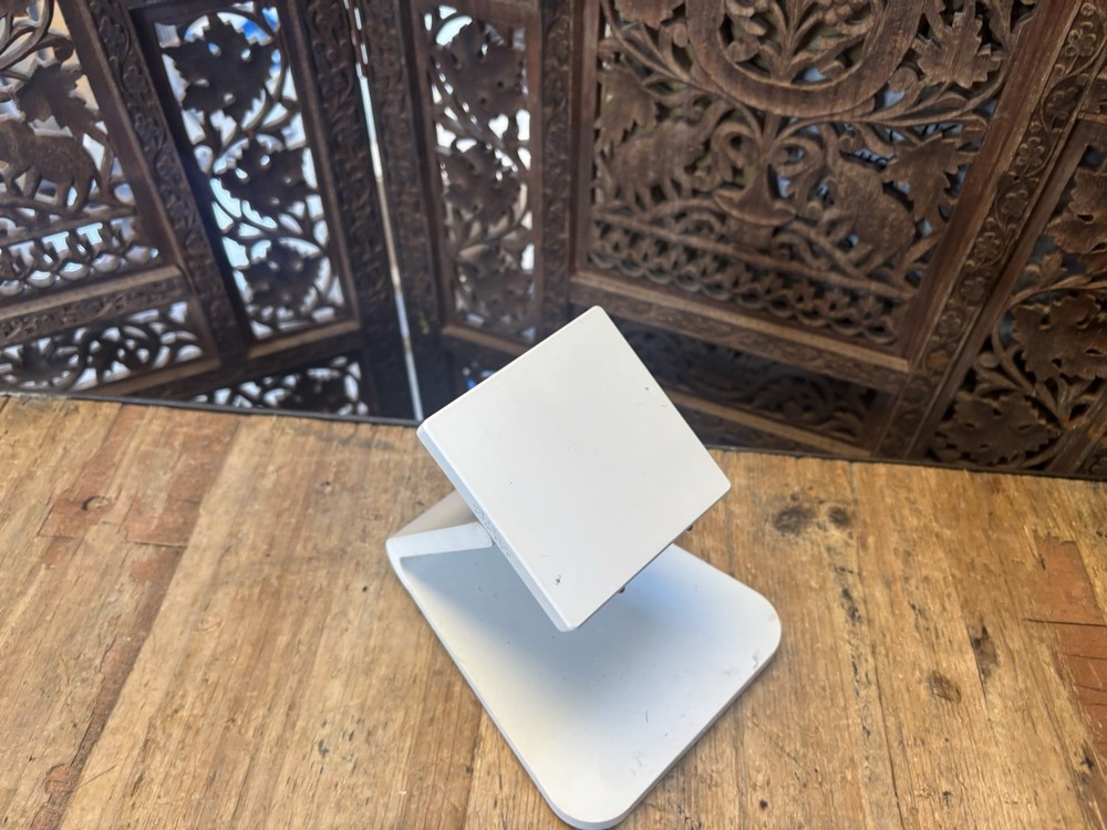 IPORT LUXE No. 71002 Charging BaseStation WHITE