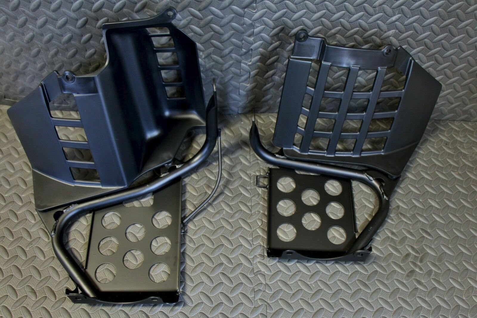 NEW Black Heel Guards footrest Yamaha Banshee left + right nerf bars plastics