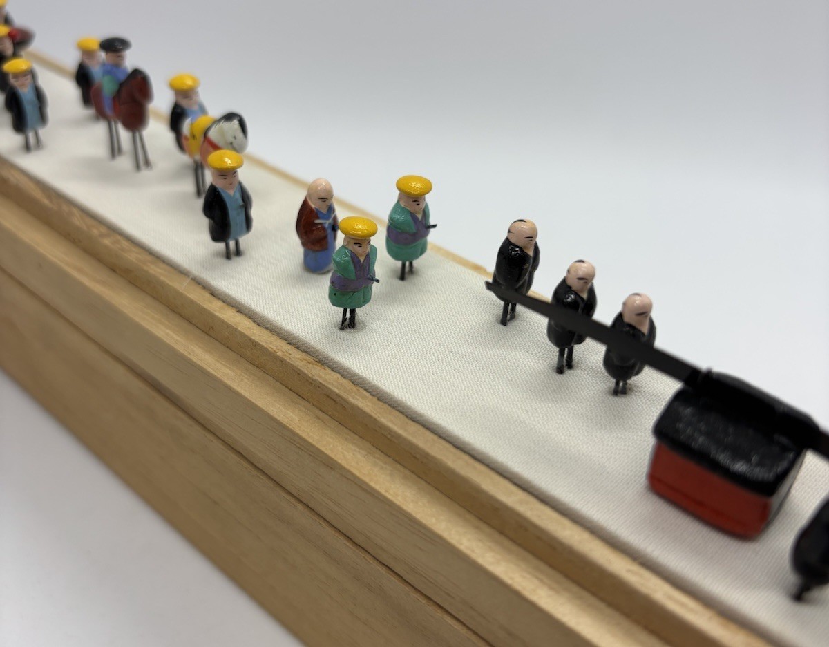 Vintage Japanese Miniature Art Tiny Dolls Daimyo Gyoretsu Procession