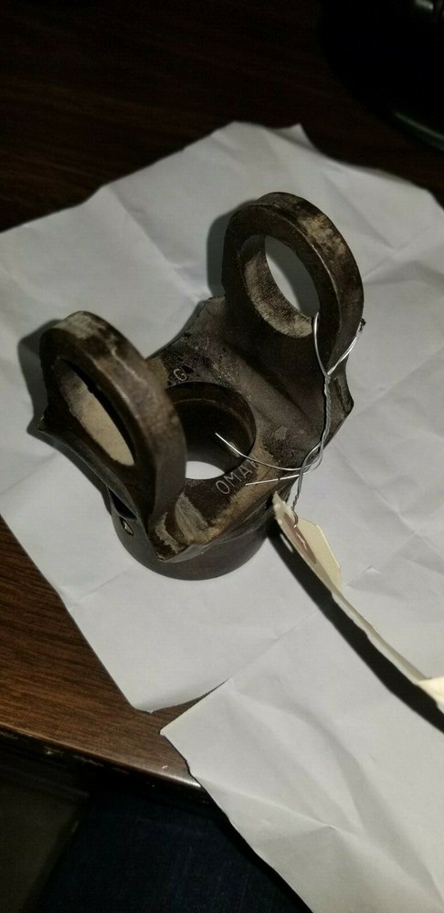 W802-1220 PTO YOKE