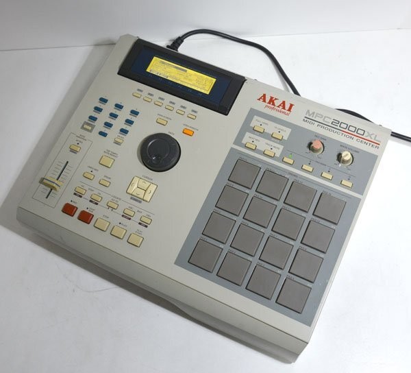 AKAI MPC2000XL Sampler Sequencer Drum Machine Tested Working Japan