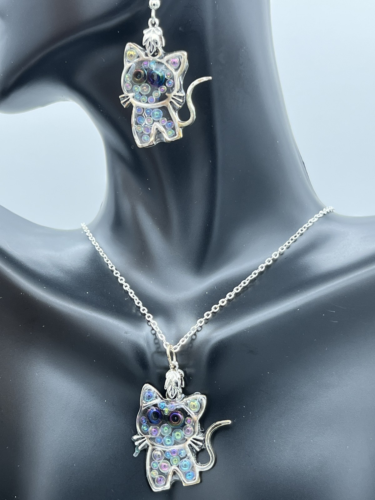 Earring & necklace w/ sparkle cats w/ silver ptd chain costume