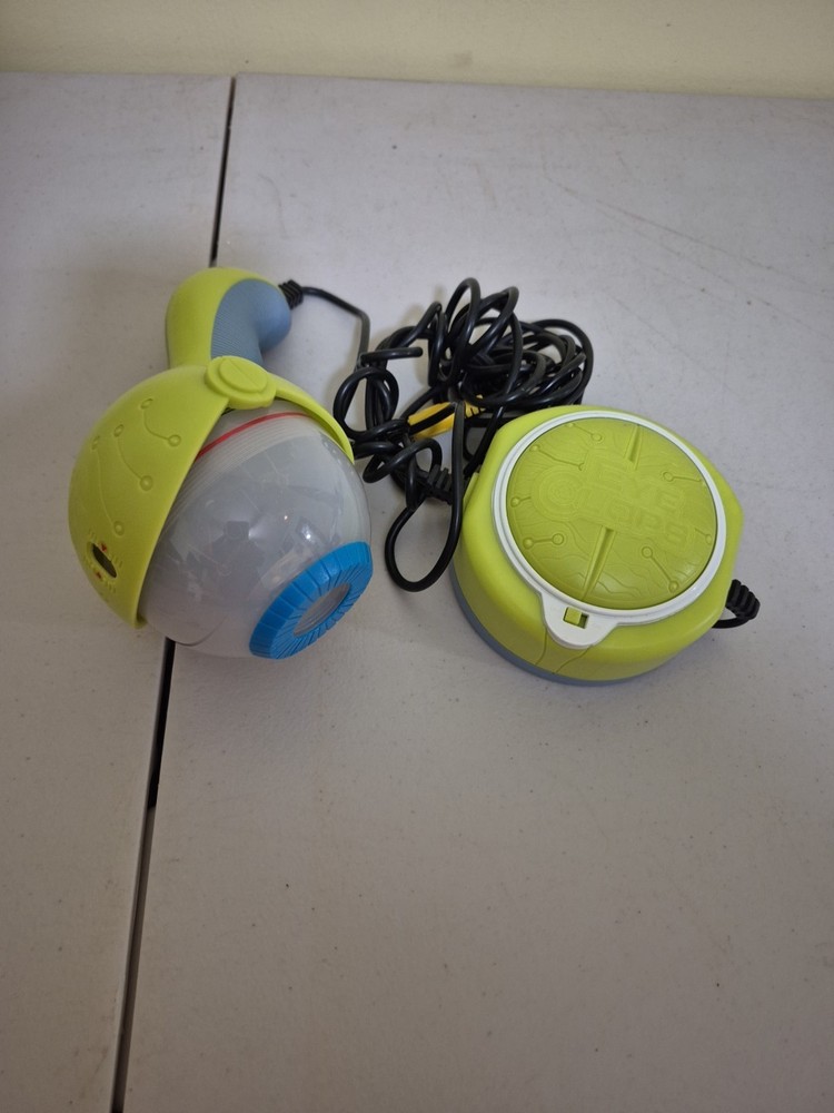 2007 Jakks Pacific EyeClops Bionic Eye Plug & Play Microscope/Magnifier