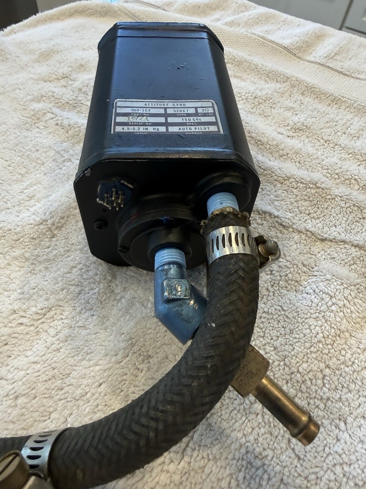 AIM Attitude Gyro 700-3CF 52D67 (3158)