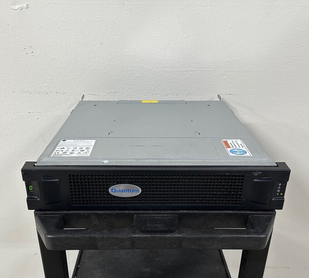Quantum 24-bay SAS disk array w/ Dual  1-05134-01 Quantum SAS SAN Controller