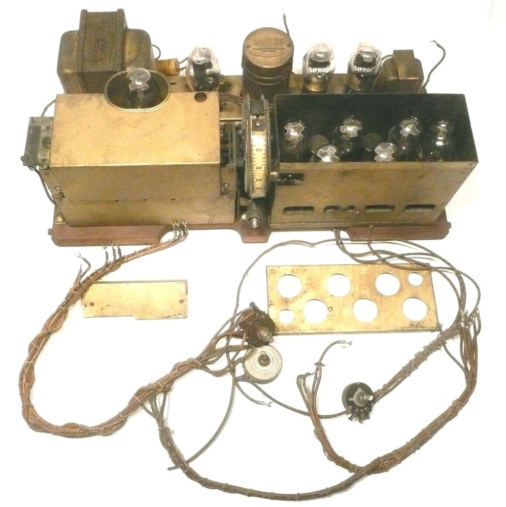 vintage SPARTON 235 - Untested CHASSIS & TUBES/ AMP /3 WIRE HARNESSES / CONTROLS