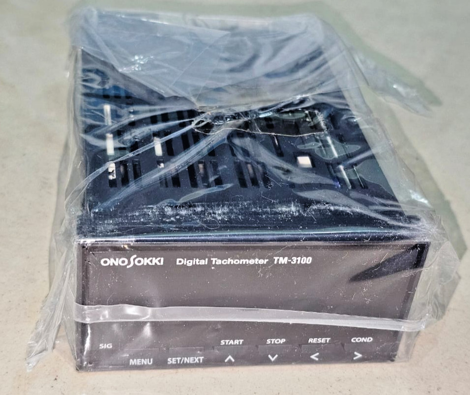 ONO SOKKI TM-2100DIGITAL TACHOMETER