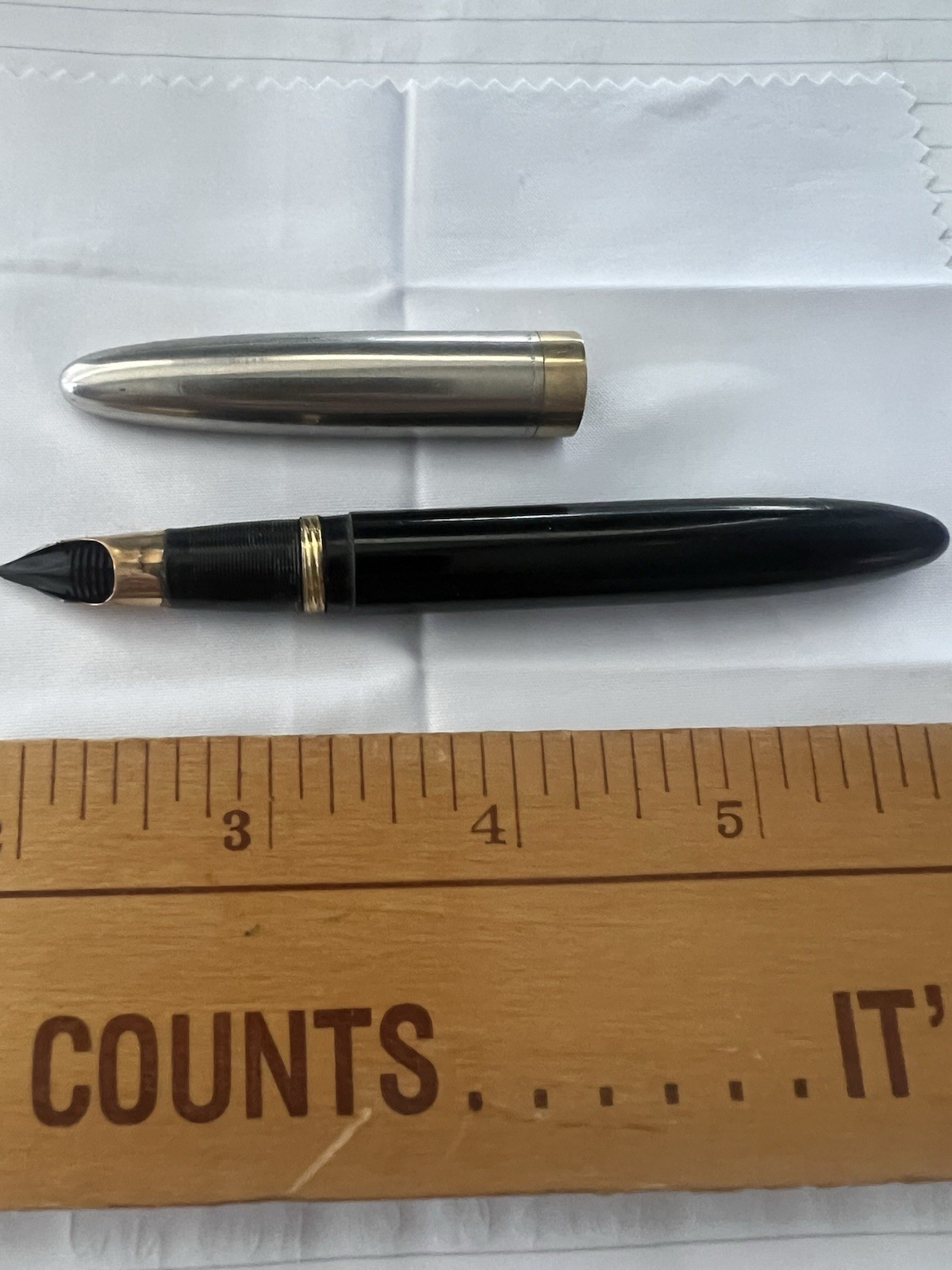 Vintage W.A. Sheaffer Pen Co. Black Fountain Pen W/ 14k Gold Nib Lifetime