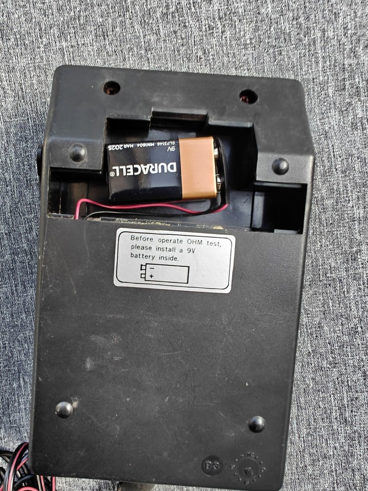 EQUUS 3022 7-Function Analyzer W/ Inductive Pickup. Ohms Works. Rest Untested