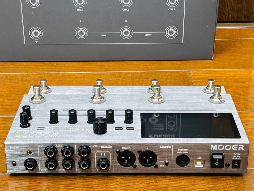 MOOER GE300 Lite Multi Effects Guitar Processor w/ Adapter from Japan