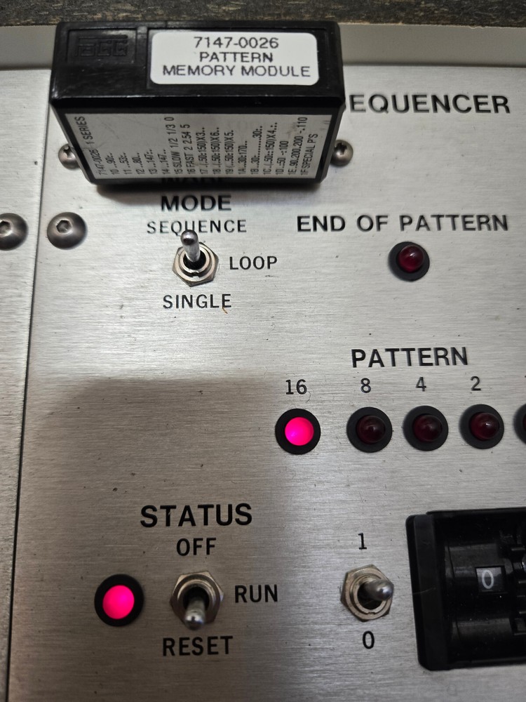 Fogg M7136 M7136-40/05 ECG/Pressure Simulator, case w/modules