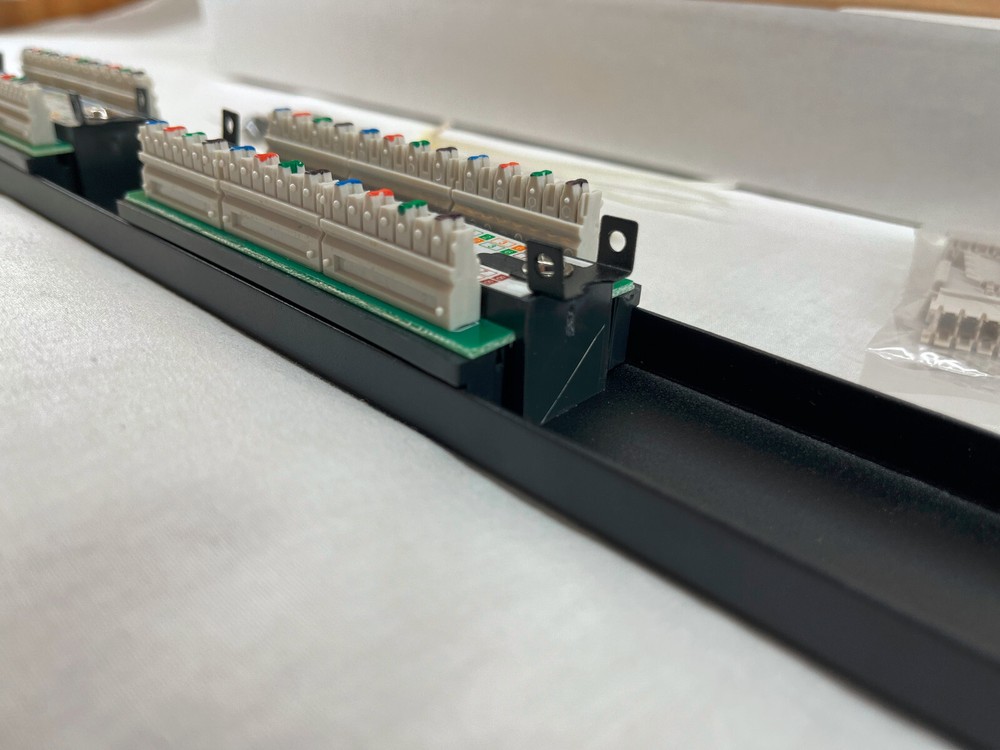 Patch Panel UTP 12 Port Ethernet CAT6/5 RJ45 110 Network