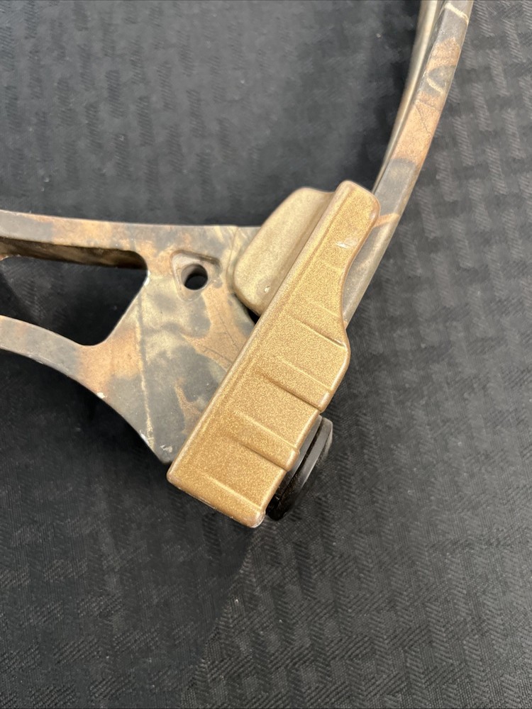 FRED BEAR RH ADVANTAGE HUNTER COMPOUND BOW - Bow Only, 70lb 29” Draw - Used