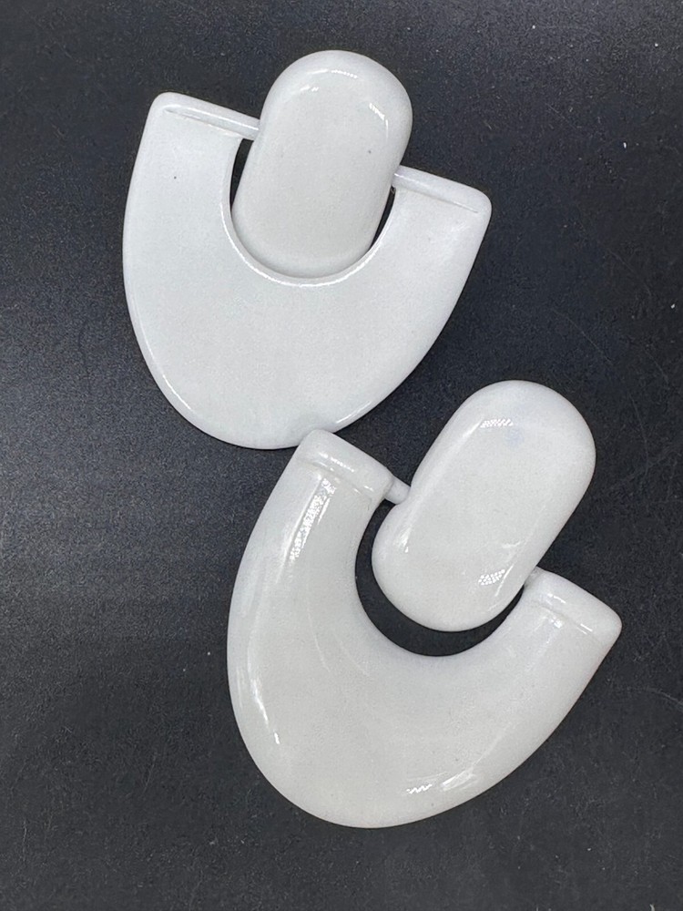 ESTATE WHITE PLASTIC STATEMENT ART DECO POST EARRINGS