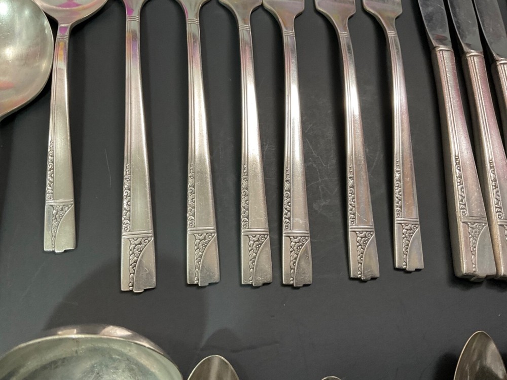Oneida Nobility Caprice Silverplate Flatware 28 Pieces Incomplete Set