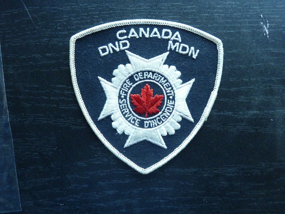 VINTAGE FIRE DEPT CANADA  DMD MDN  CREST PATCH BROAD