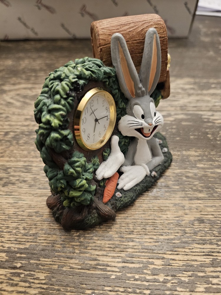Seth Thomas Bugs Bunny Clock Sculpture Quartz - Needs Battery