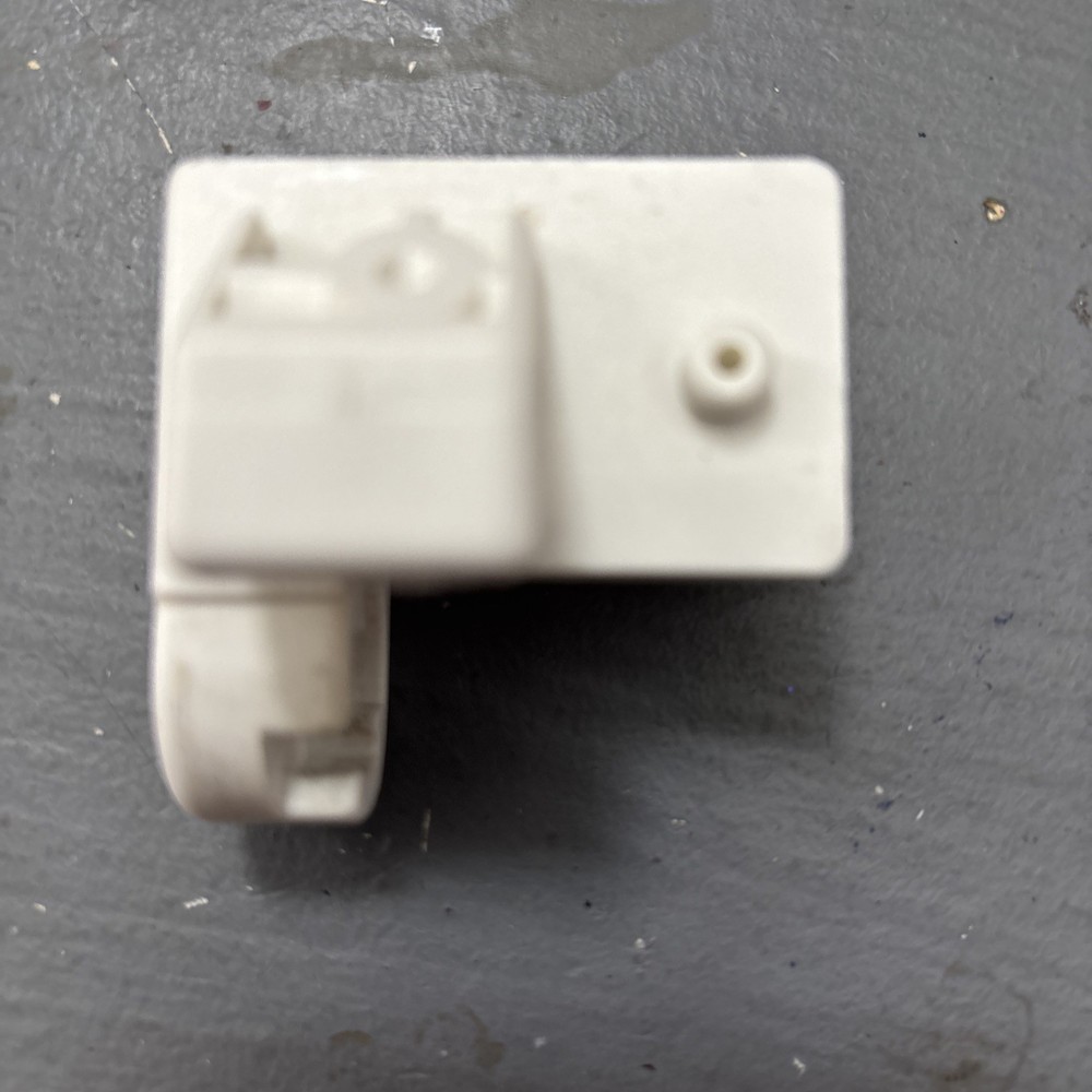 Hitachi Bread Machine Lid Hinge HB-C103