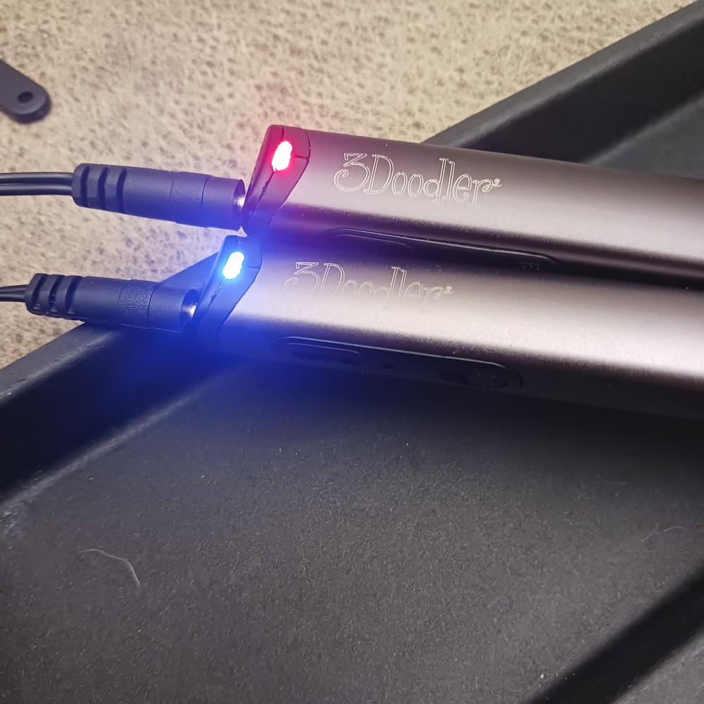 3Doodler 2.0 3D Printing Pen Bundle Extras Untested 2 Pens Powers On READ