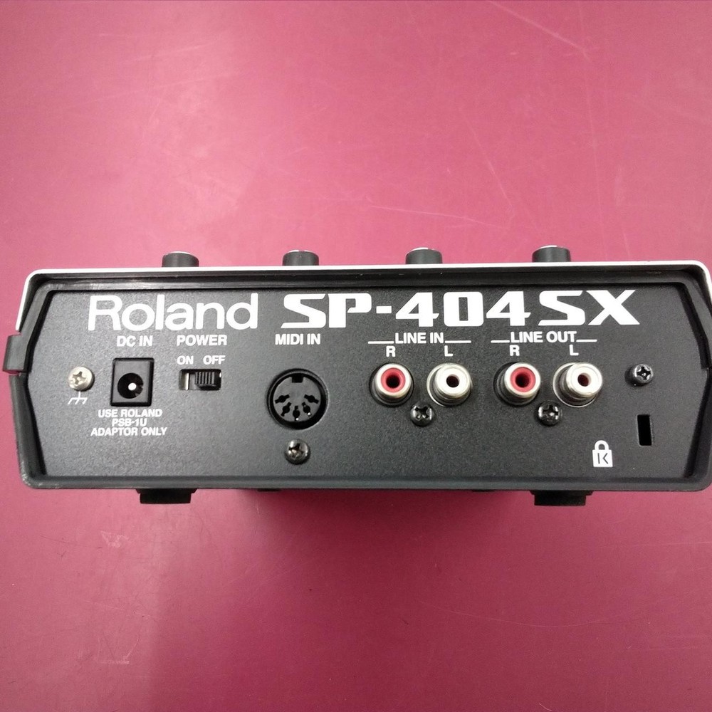 Roland SP-404SX Linear Wave Sampler 12 Polyphony 44.1kHz 29 Effects Silver