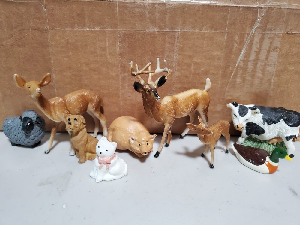 UNBRANDED - Group of 9 Assorted  Animals
