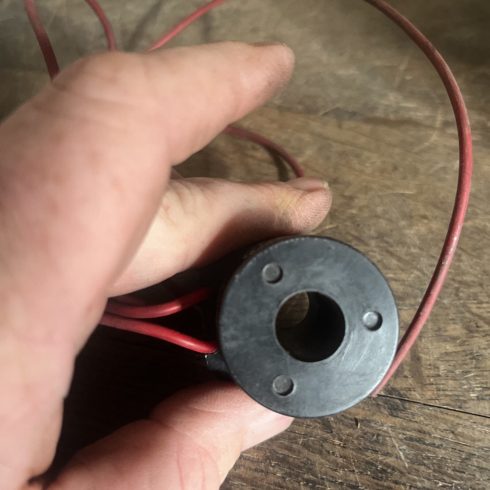 NOS Vickers 12V Coil 20101
