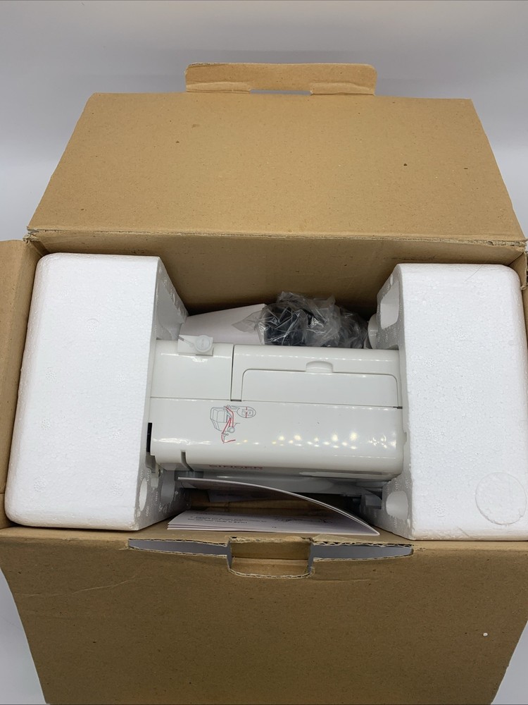 Singer® Tiny Tailor TT700 Electronic Mending/Sewing Machine-- Tested & Working