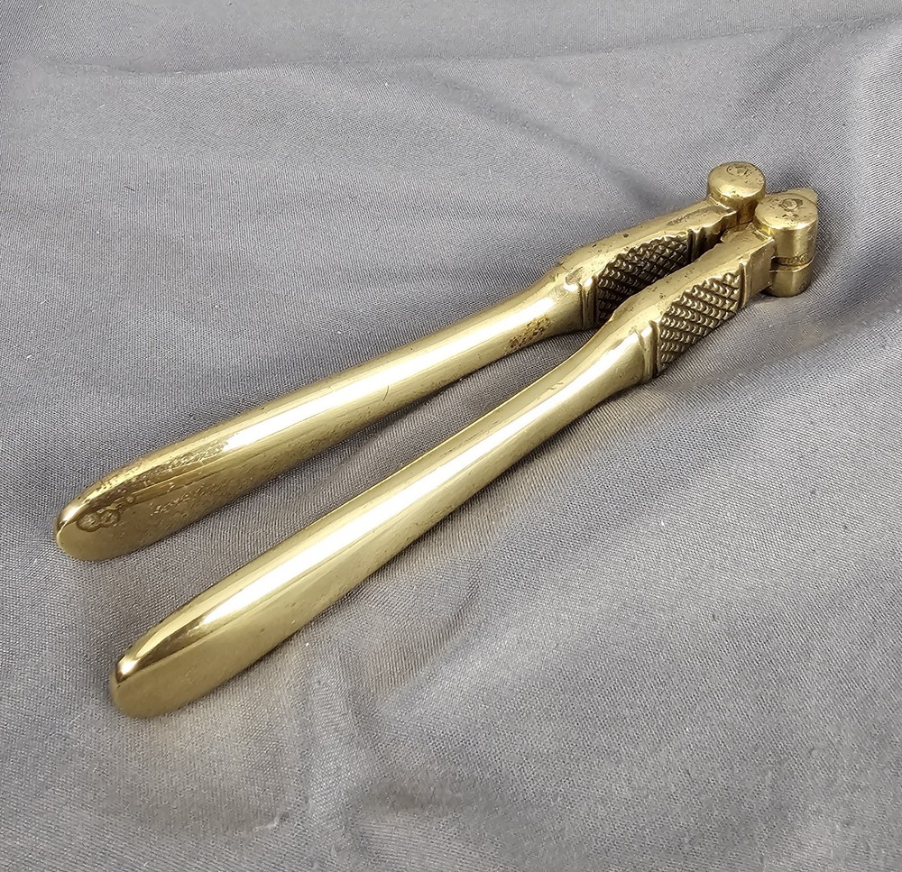 Brass Vintage Nut Lobster Cracker Excellent Condition 5"