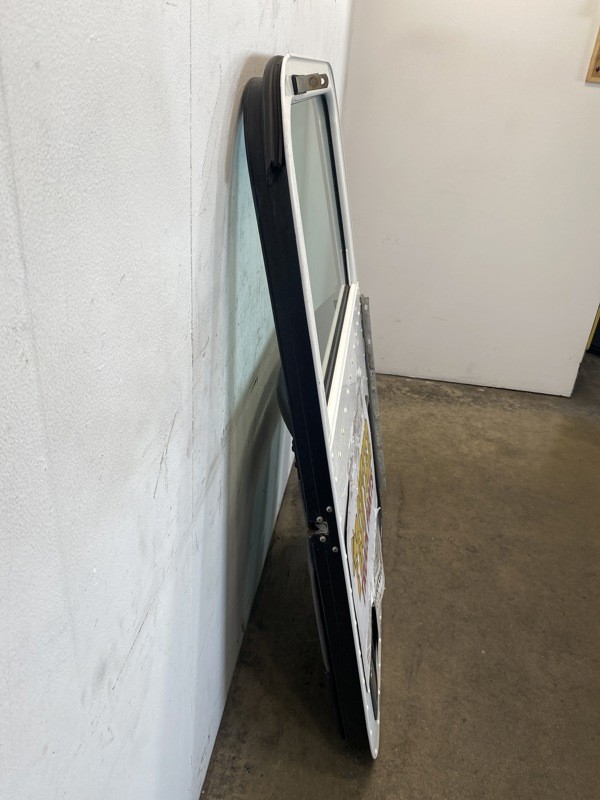 2009 Peterbilt 335 Door (606-13973)