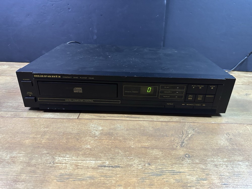 Marantz CD40 Compact Disc Player ***Parts READ