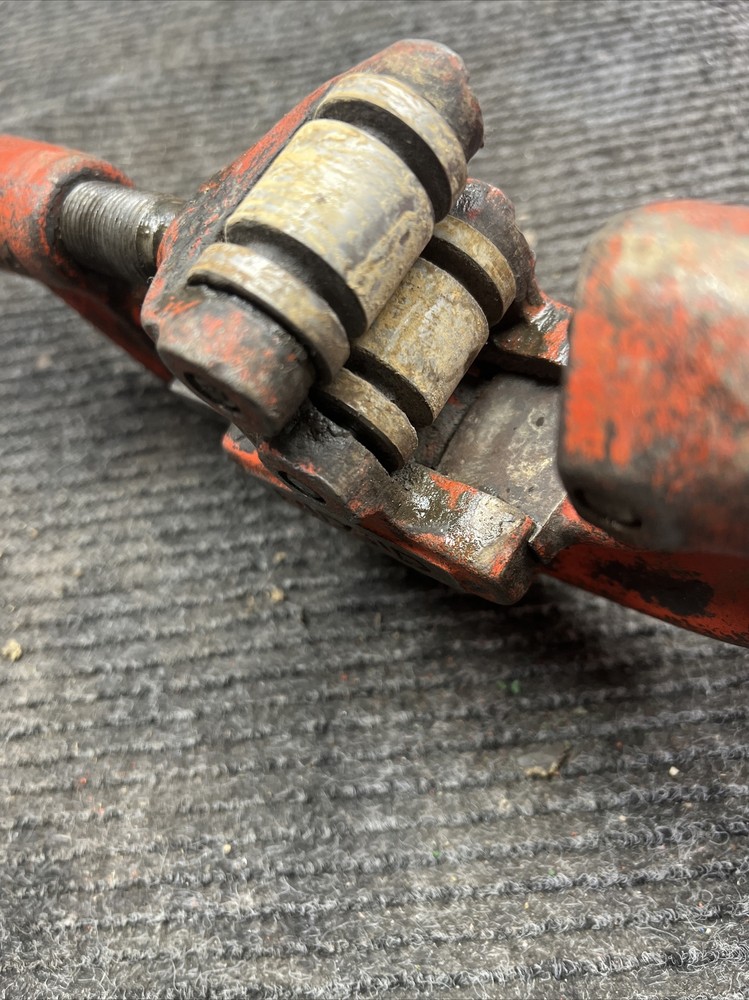 Used Ridgid 202 Pipe Cutter Wide Roll