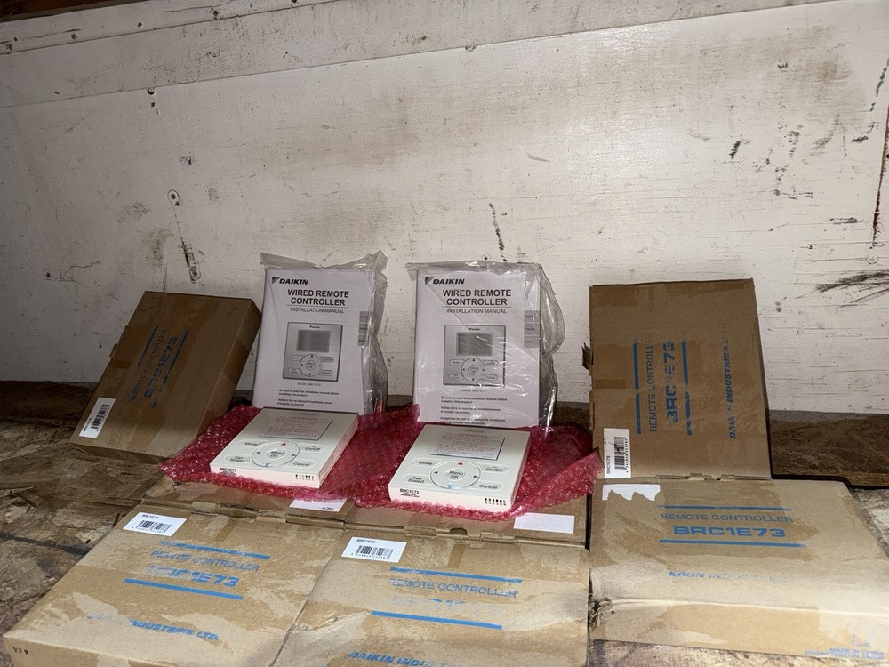 Daikin Industries LTD Remote Controller BRC1E73 New