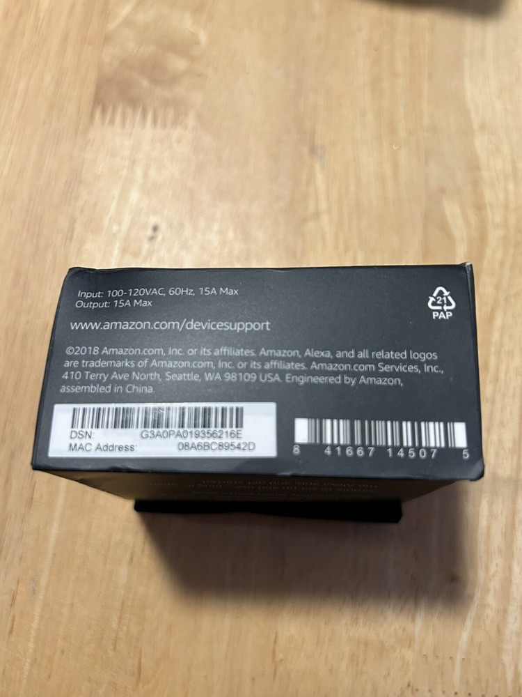 Amazon Smart Plug - White Box Damage