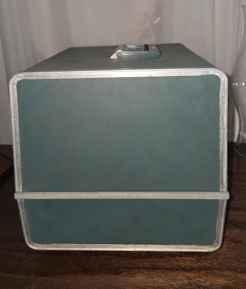 Argus 500 Automatic 4" 35mm Slide Viewer with case, model 58 (GBR HCC)