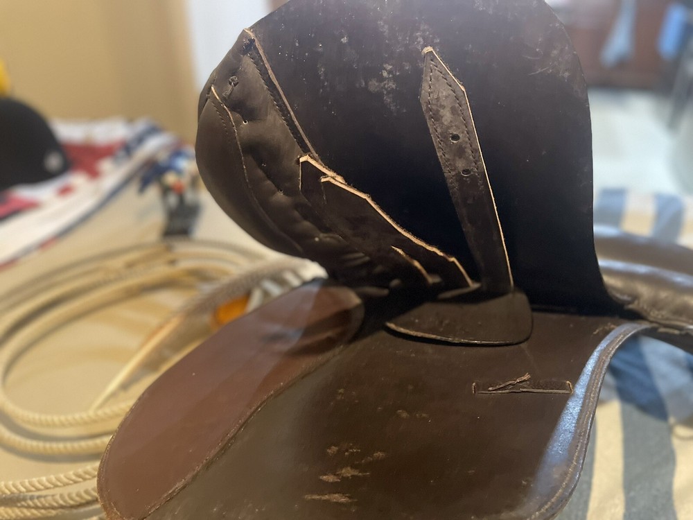 English Saddle 17” Unbranded