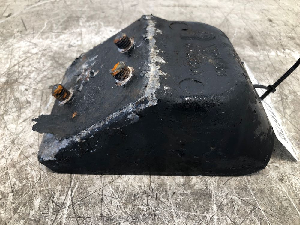 Kenworth T2000 Suspension Bracket K324501 (641-11676)