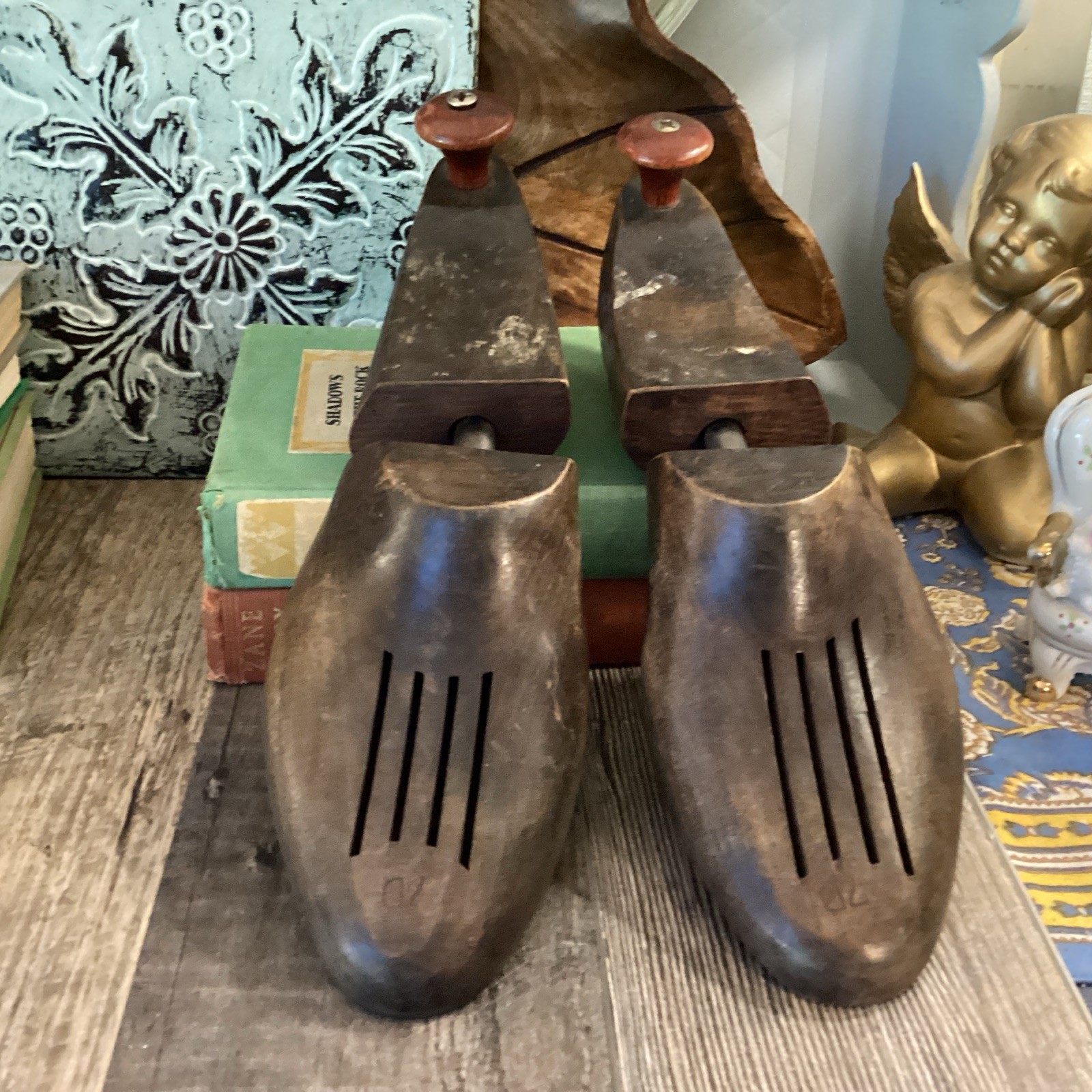 SHOE TREE WOOD WOODEN STRETCHER Marked 7D Vintage Shoe Form Pair