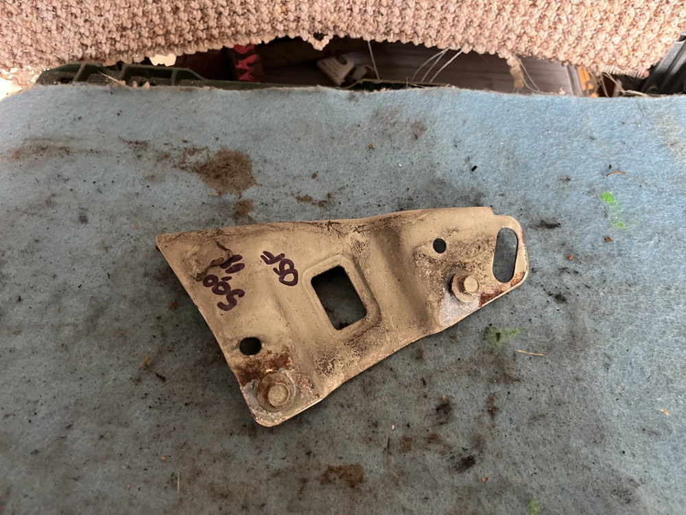Fiat 500 Driver Offside Wing Bracket #006