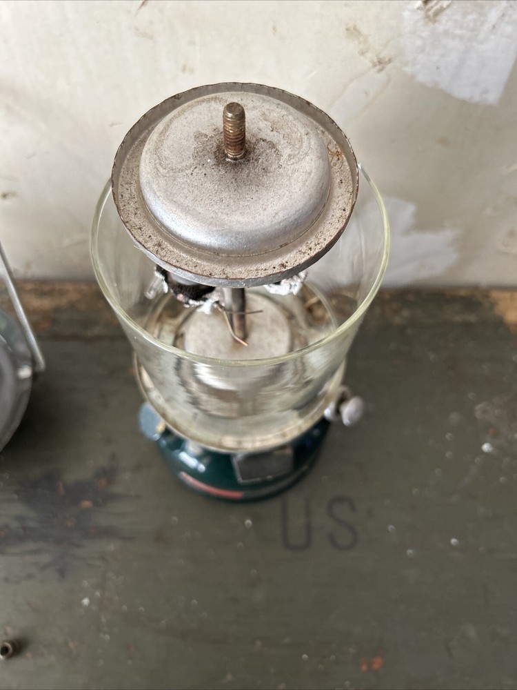 COLEMAN ADJUSTABLE TWO MANTLE LANTERN WITH Date 5-86