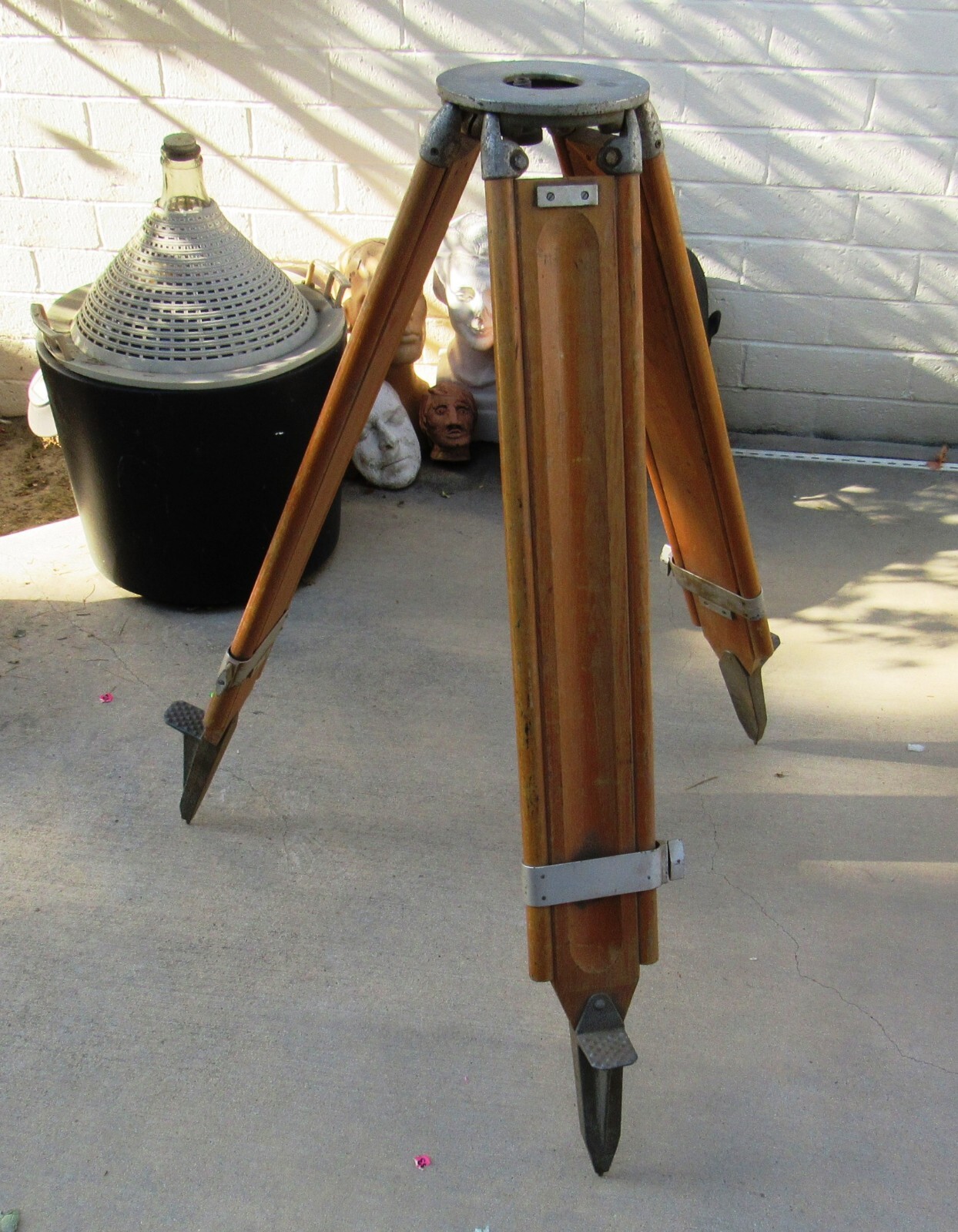 KERN SWISS MADE TRIPOD