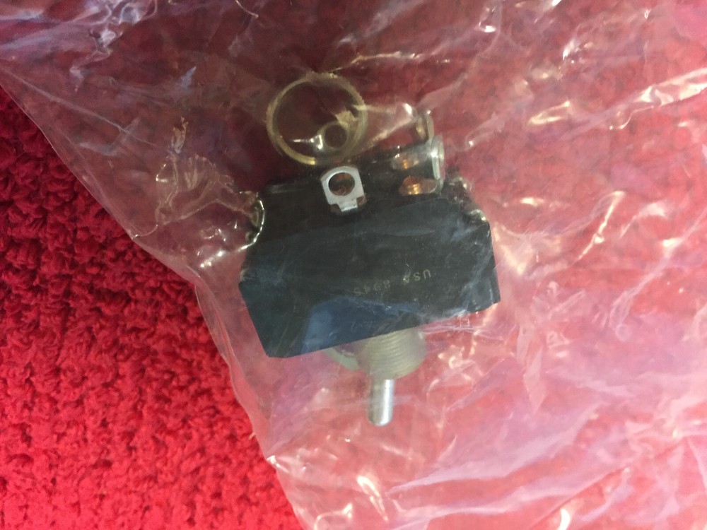 7590K6 ON- OFF DPST TOGGLE SWITCH NOS