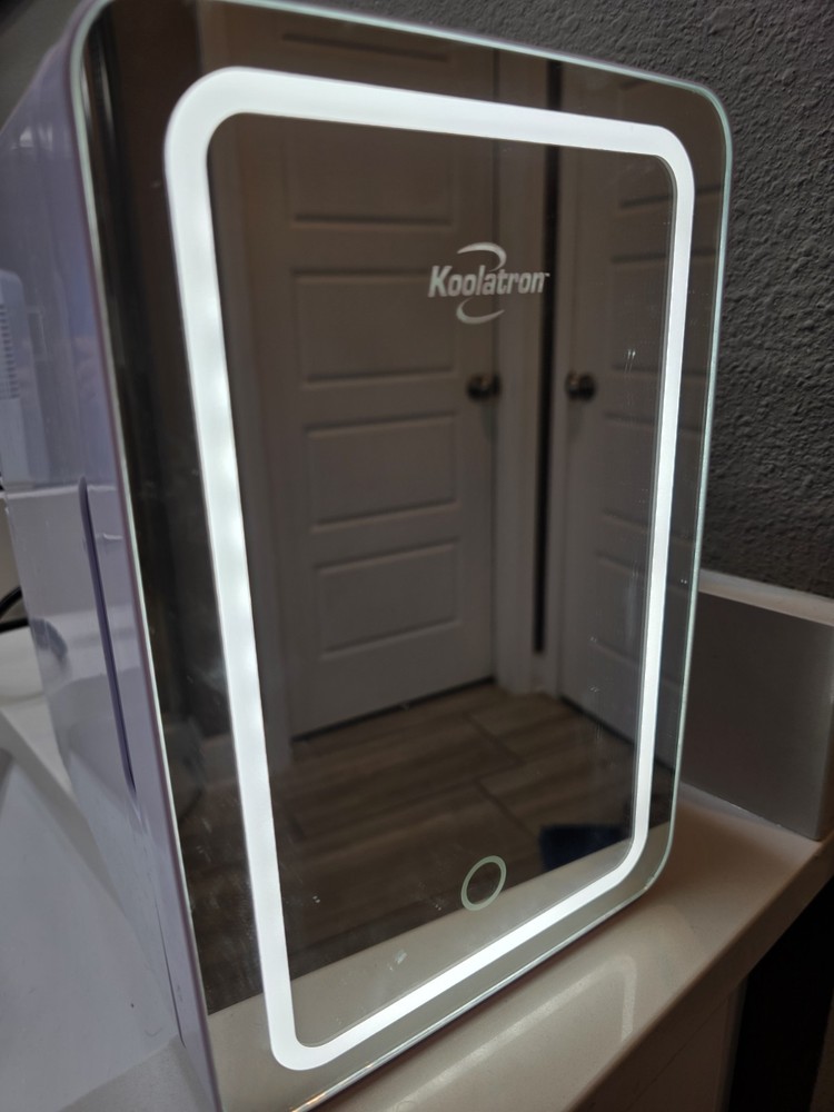 Koolatron 6L Mini Fridge with a Mirrored LED Door