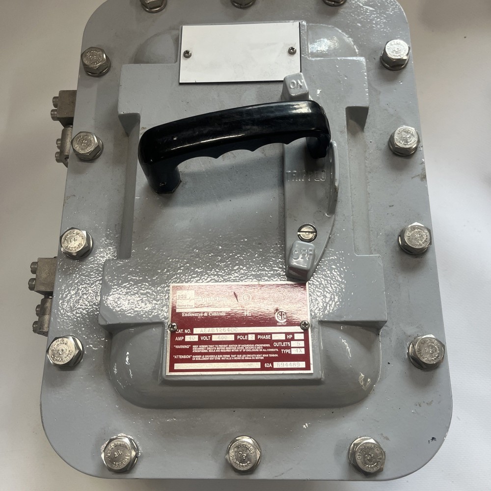 Appleton 40 Amp Explosion Proof Disconnect Switch 600V 2 Pole AEAB12640C New