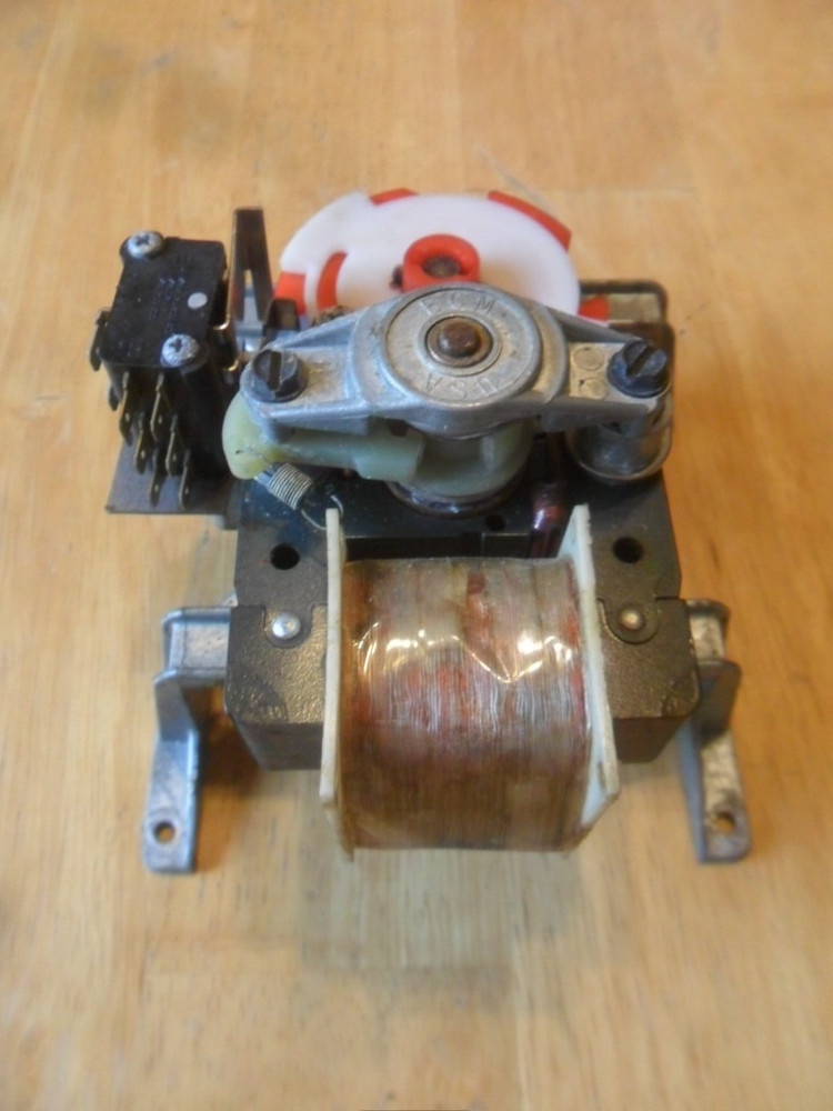 Used Dixie Narco DNCB 240CC vend motor assembly - double column