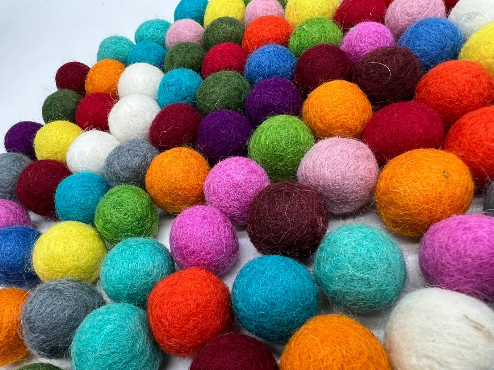 100 Pcs Mixed Colors Natural Felt Balls. 100% Wool Handcrafted 2.0 cm Wholesale