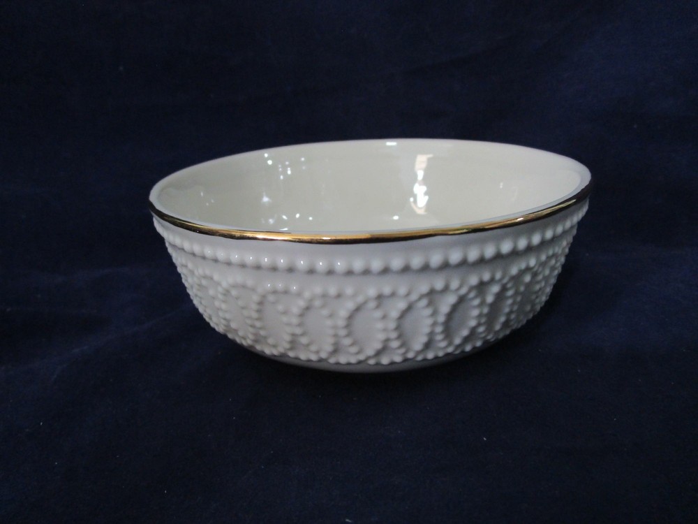 Lenox Embossed Dot Interlocking Circles Gold Trim Cream Nut Candy Small Bowl EUC