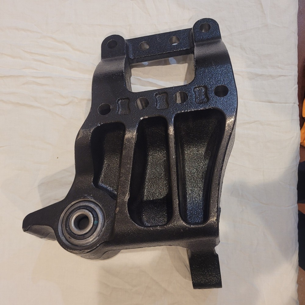 Freightliner Driver Side Front Spring Hanger A16-21197-00, MOUNT, SUPPORT