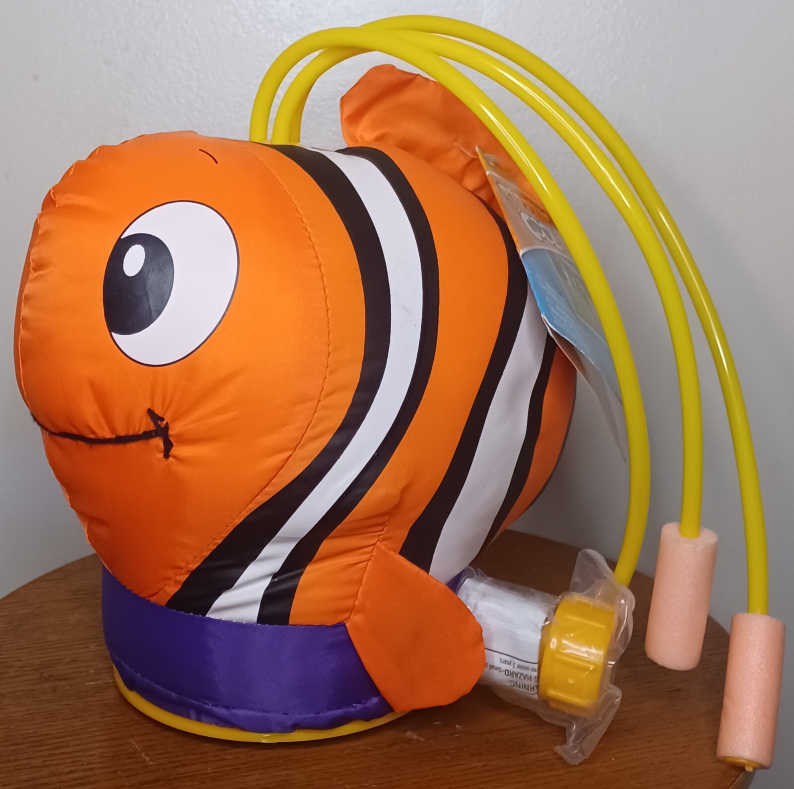 SIZZLIN' Cool Soft Squirts Mini Sprinkler - Clownfish (NEMO) *NEW*