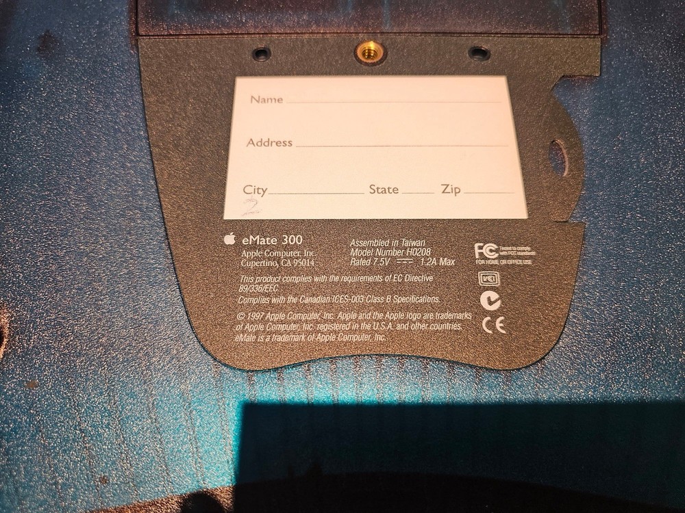 Apple Newton eMate 300 Computer Complete In Box